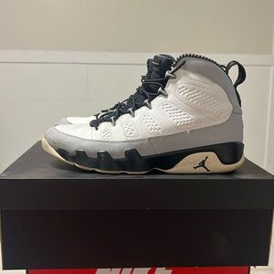 Air Jordan 9 Retro